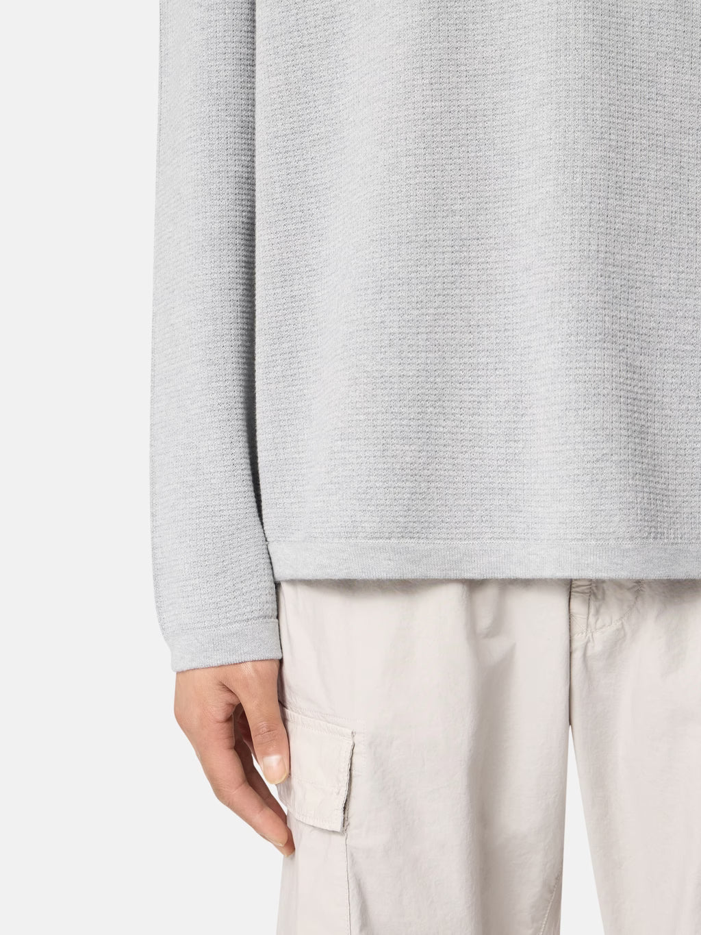 STONE ISLAND - LOSVALLENDE POLO MET LANGE MOUWEN EN GERIBBELDE ACCENTEN