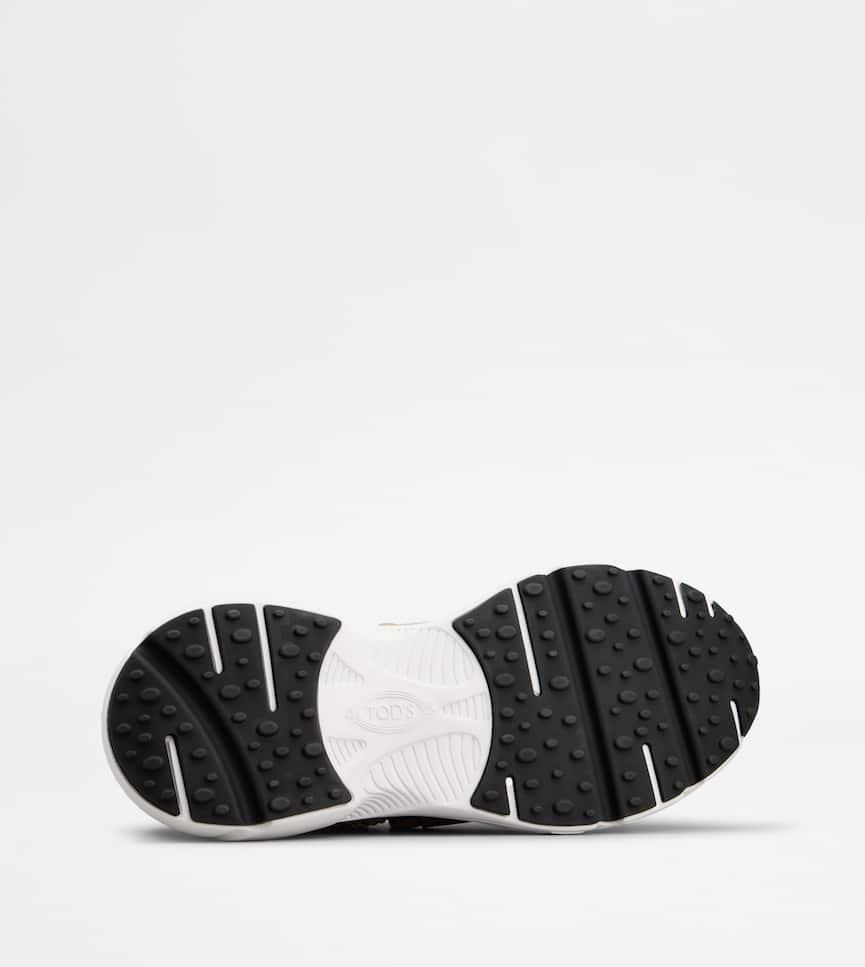 TOD'S - SLIP ON SNEAKERS