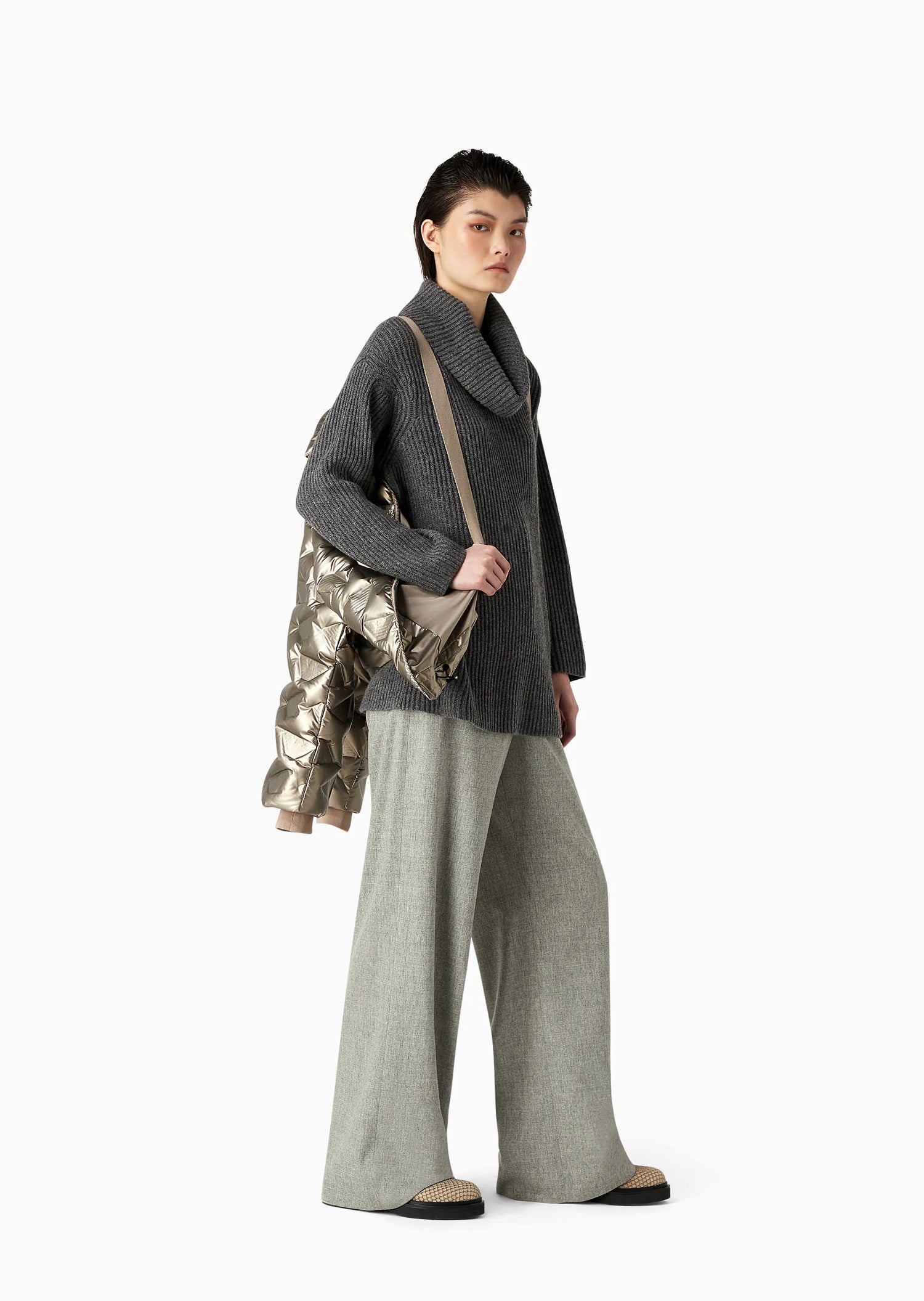 Armani Sustainability Values oversized trui met kraaghals in kasseisteken van scheerwol