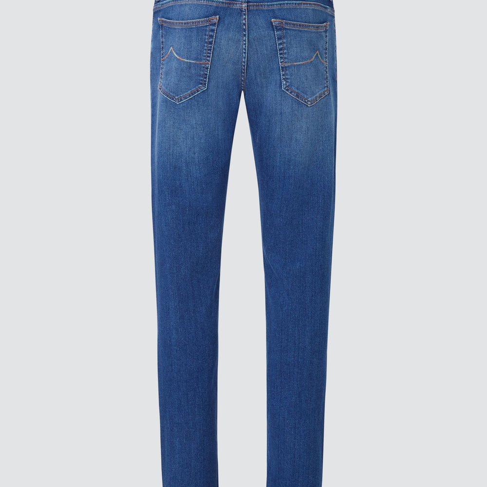 
                  
                    JACOB COHËN - JEANS
                  
                